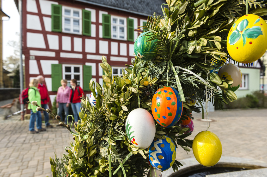 Osterbrunnen in Kleukheim. Foto: Andreas Hub