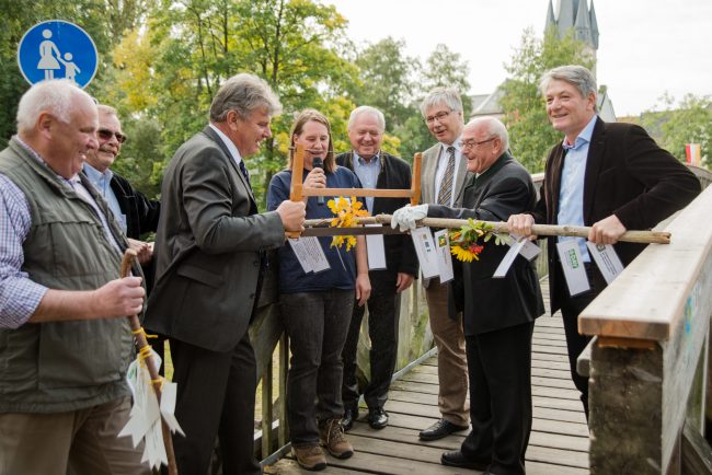 Eröffnung des Sieben-Flüsse-Wanderwegs am Mühlensteg in Baunach am 3. Oktober 2015. Foto: Thomas Ochs. Eröffnung des Sieben-Flüsse-Wanderwegs am Mühlensteg in Baunach am 3. Oktober 2015. Foto: Thomas Ochs.