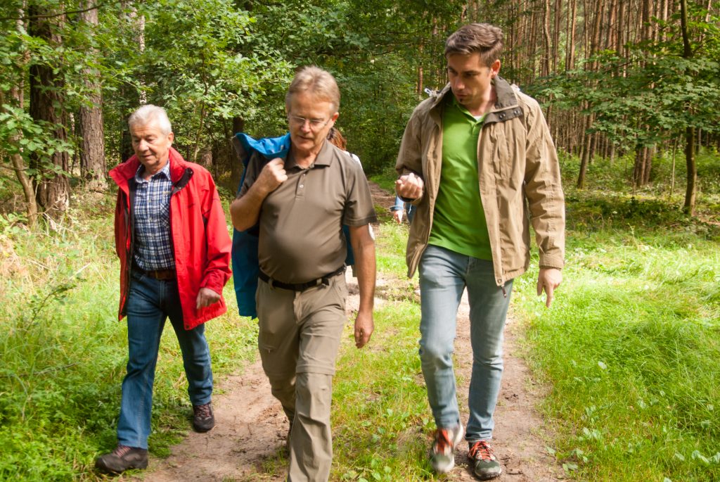 3. Bürgermeister Hans Wichert (Hirschaid) im Gespräch mit Bürgermeister Thorsten Gunselmann (Hallerndorf). Foto: Anne Schmitt